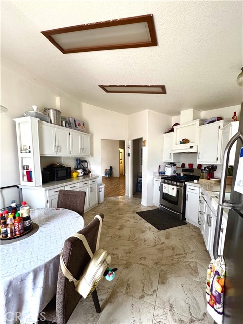 5800 HAMNER, Eastvale CA: https://media.crmls.org/medias/82e5693f-015c-4768-95a9-683c1c001474.jpg