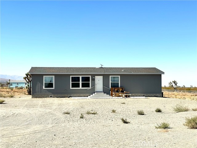 Detail Gallery Image 1 of 24 For 12474 Silver Rock Rd, Pinon Hills,  CA 92372 - 4 Beds | 2 Baths