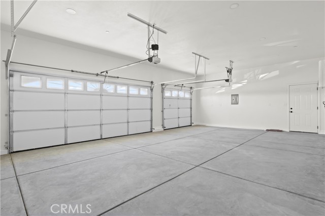 6374 Cayucos Drive, Phelan CA: https://media.crmls.org/medias/82e673a4-251a-4ab2-b067-a04ff1ecd14d.jpg