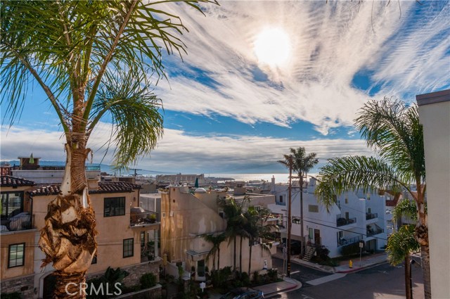 401 Monterey Boulevard, Hermosa Beach, California 90254, 2 Bedrooms Bedrooms, ,1 BathroomBathrooms,Residential,Sold,Monterey,SB17003997