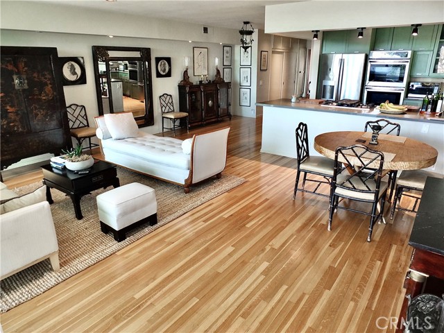 3901 E Livingston Drive, Long Beach CA: https://media.crmls.org/medias/82e71eb3-efea-4bc8-91bc-cc18c7548be2.jpg