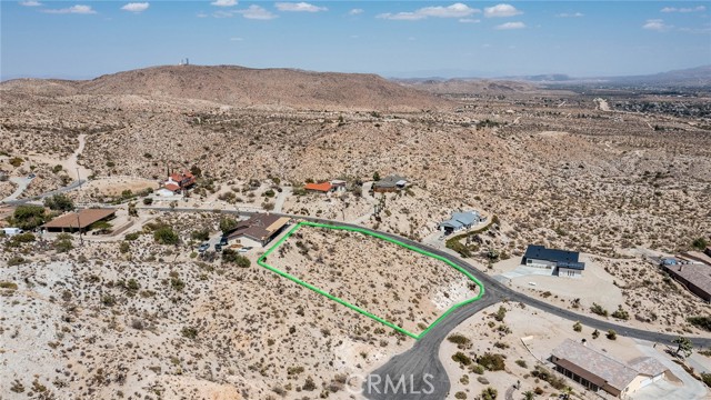 Detail Gallery Image 3 of 13 For 999 Mandarin Rd, Yucca Valley,  CA 92284 - – Beds | – Baths