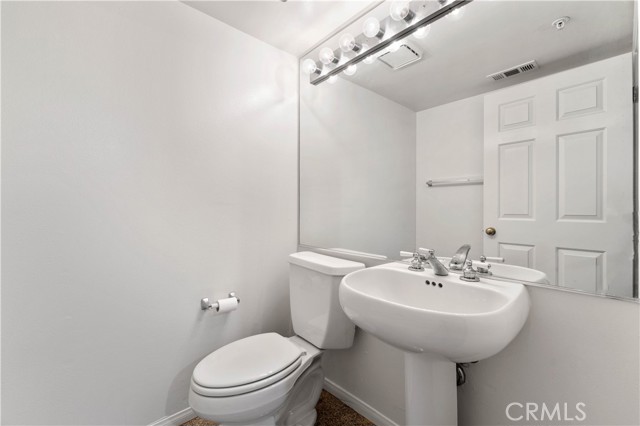 Detail Gallery Image 10 of 23 For 451 S Oakland Ave #4,  Pasadena,  CA 91101 - 2 Beds | 2/1 Baths