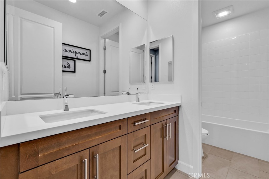 MLS #OC25139999 image #20