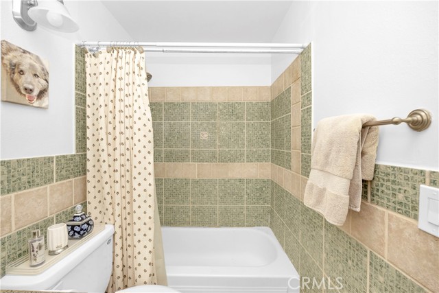 8381 E Hendrie Street, Long Beach CA: https://media.crmls.org/medias/82e8b25f-2662-4f82-a399-b3c4a7f2a599.jpg