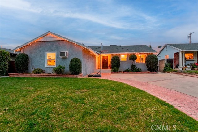 Detail Gallery Image 4 of 45 For 17242 Horace St, Granada Hills,  CA 91344 - 4 Beds | 4 Baths