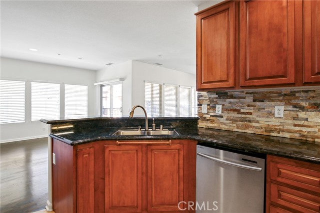 29 Poppy, Irvine CA: https://media.crmls.org/medias/82ea5dd3-98c2-409a-8100-3820d7fd3dd1.jpg
