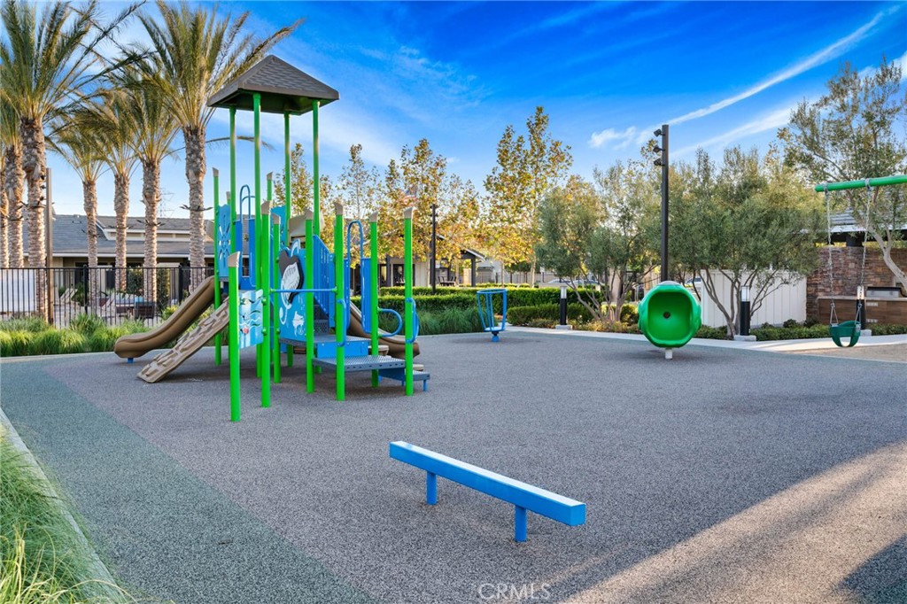 https://media.crmls.org/medias/82eb3e22-a773-4eca-b6f8-9c708677e2fc.jpg?preset=X-Large