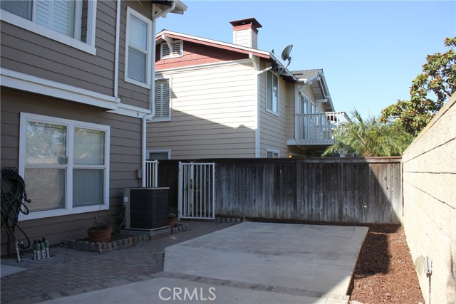 563 E City Court, Anaheim CA: https://media.crmls.org/medias/82ebaa05-8894-424e-bc54-ca6006086e17.jpg