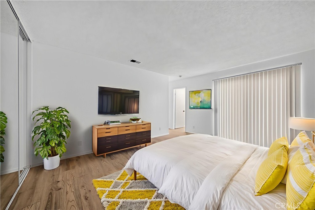 MLS #OC25244729 image #10