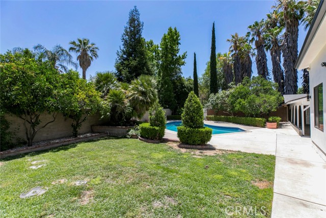 17800 Raymer Street, Sherwood Forest CA: https://media.crmls.org/medias/82ec7a56-11a8-4241-9ec0-5918407ed245.jpg