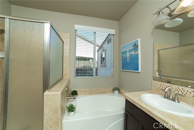 Detail Gallery Image 14 of 47 For 3350 Buckingham, Clovis,  CA 93619 - 4 Beds | 2/1 Baths