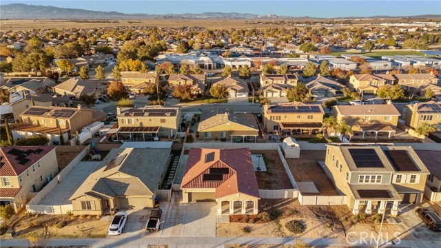 Detail Gallery Image 5 of 31 For 6135 W Avenue J9, Lancaster,  CA 93536 - 4 Beds | 2 Baths