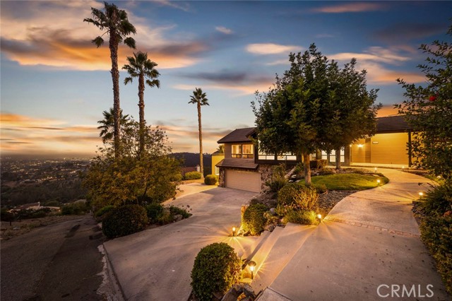 Detail Gallery Image 2 of 50 For 3696 Camino De Las Lomas, Vista,  CA 92084 - 3 Beds | 2/1 Baths
