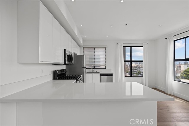 Detail Gallery Image 6 of 10 For 8811 Burton Way #318,  West Hollywood,  CA 90048 - 1 Beds | 1 Baths