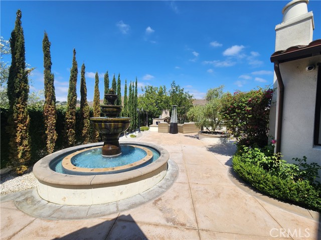 1 David Street, Ladera Ranch CA: https://media.crmls.org/medias/82ee9d42-39cf-4fbc-825f-b891bfb46f60.jpg