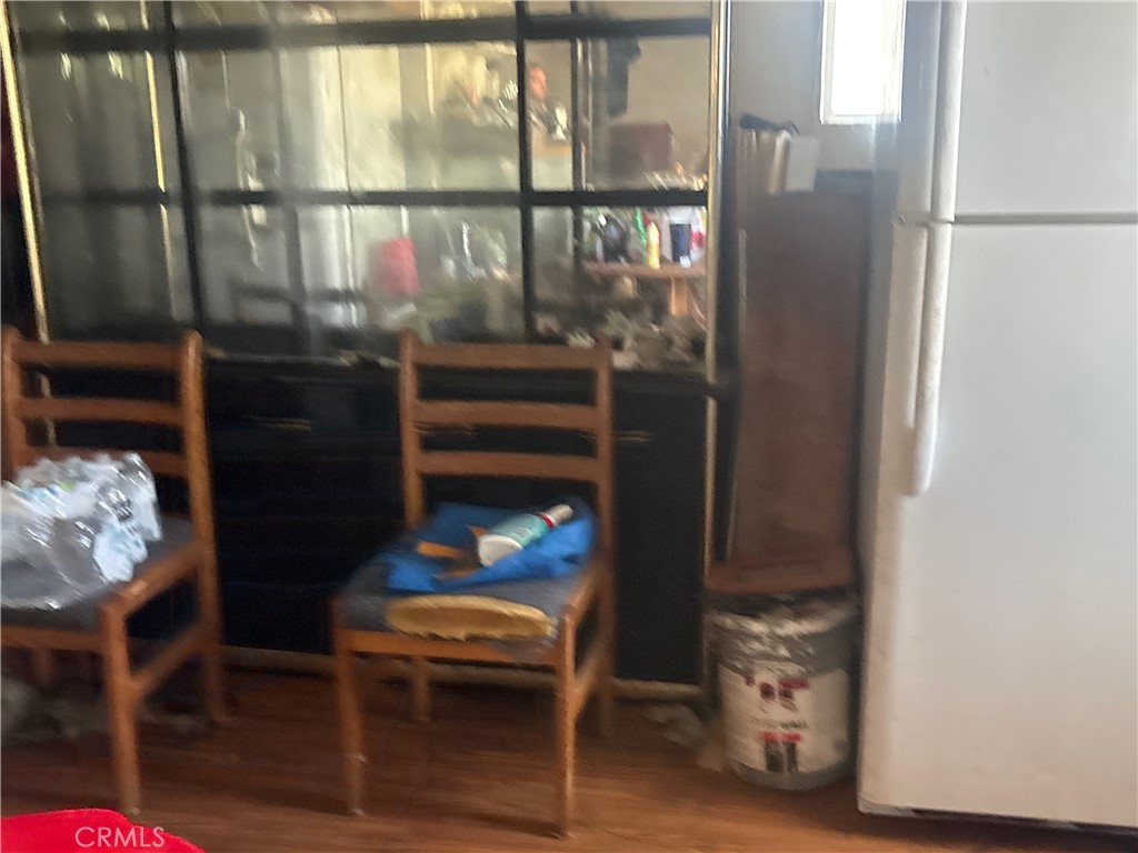 https://media.crmls.org/medias/82ef2d2b-6d4a-42df-a253-a33858154e47.jpg?preset=X-Large
