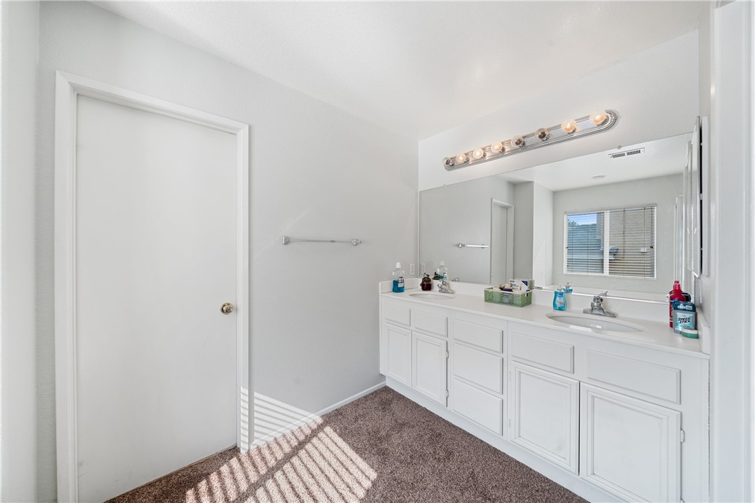 Detail Gallery Image 11 of 16 For 29229 Derby Dr, Murrieta,  CA 92563 - 4 Beds | 2/1 Baths