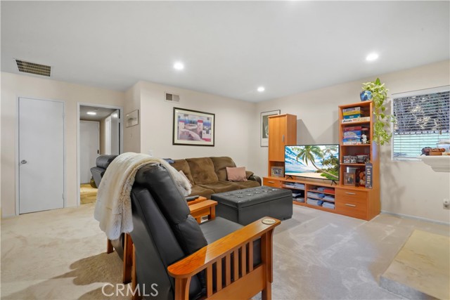 485 Wedgewood Court, Duarte CA: https://media.crmls.org/medias/82ef90a4-5e35-4f2d-a41e-16ad1ef9ff3d.jpg