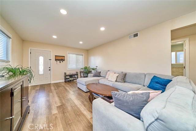 Detail Gallery Image 8 of 48 For 26349 Hillcrest Ave, Lomita,  CA 90717 - 5 Beds | 2 Baths