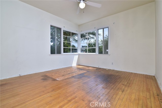 Detail Gallery Image 13 of 23 For 5625 Matilija Ave, Valley Glen,  CA 91401 - 2 Beds | 2 Baths