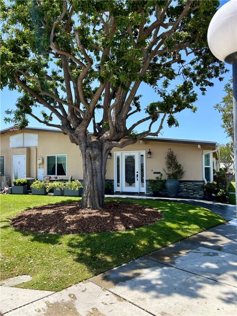 Detail Gallery Image 2 of 52 For 13561 Medinac Lane  M5  70l, Seal Beach,  CA 90740 - 2 Beds | 2 Baths