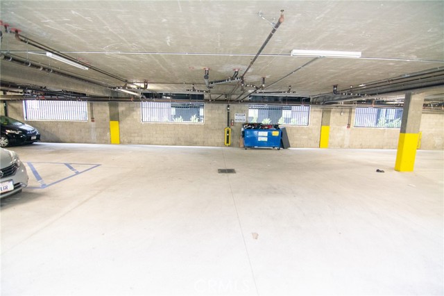 Detail Gallery Image 13 of 14 For 1183 Crenshaw Bld #201,  Los Angeles,  CA 90019 - 2 Beds | 2 Baths