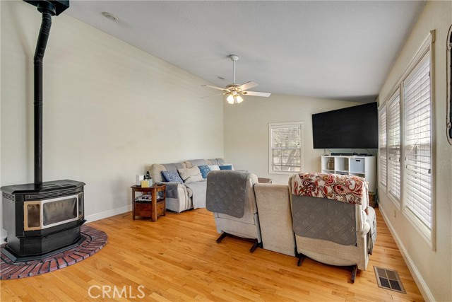 339 Mt Ida Road, Oroville CA: https://media.crmls.org/medias/82f21b98-a92e-4e5b-b158-b9242d203160.jpg
