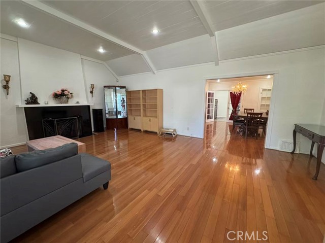 Detail Gallery Image 4 of 23 For 1965 S El Molino, San Marino,  CA 91108 - 4 Beds | 2/1 Baths