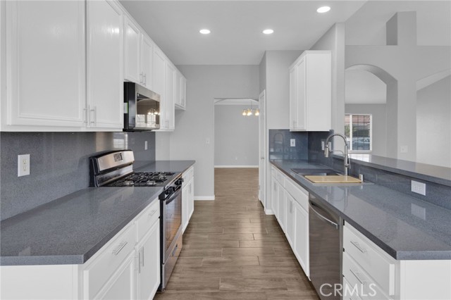 Detail Gallery Image 20 of 65 For 12268 Shadow, Victorville,  CA 92392 - 4 Beds | 3 Baths