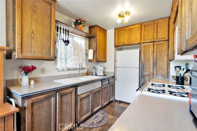 Detail Gallery Image 10 of 25 For 11121 Oakwood, Hesperia,  CA 92345 - 2 Beds | 1 Baths