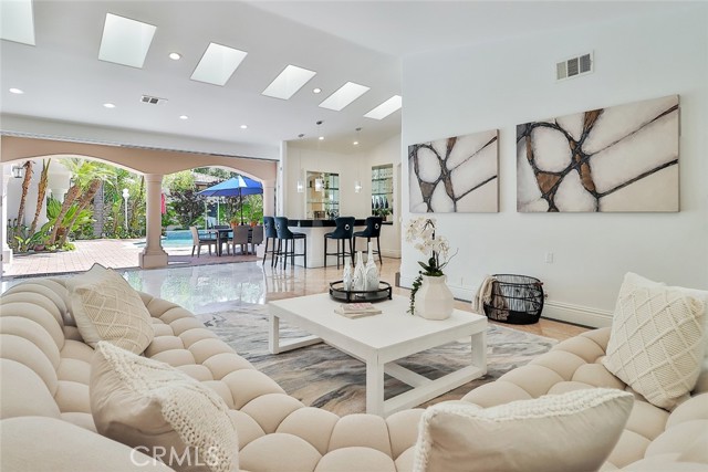 Detail Gallery Image 15 of 72 For 3905 Peartree Pl, Calabasas,  CA 91302 - 5 Beds | 5 Baths