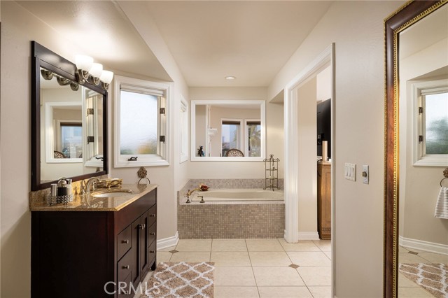 25761 Highplains Terrace, Laguna Hills CA: https://media.crmls.org/medias/82f4cbbd-b45b-413d-a051-9bf74c104f69.jpg