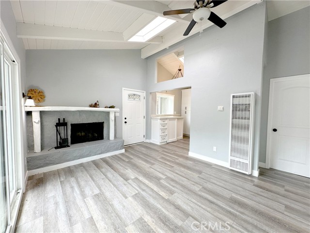 Detail Gallery Image 4 of 49 For 726 Golden, Lake Arrowhead,  CA 92352 - 4 Beds | 2 Baths