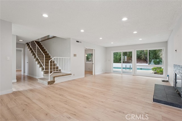 5789 Fairhaven Avenue, Woodland Hills CA: https://media.crmls.org/medias/82f56120-06e5-4d48-ab79-0d085c1048c9.jpg