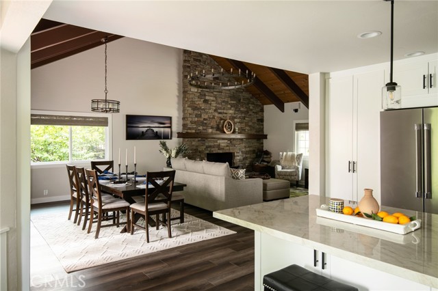 27843 Peninsula N Drive, Lake Arrowhead CA: https://media.crmls.org/medias/82f59adf-7c49-433e-9a48-ac121729411e.jpg