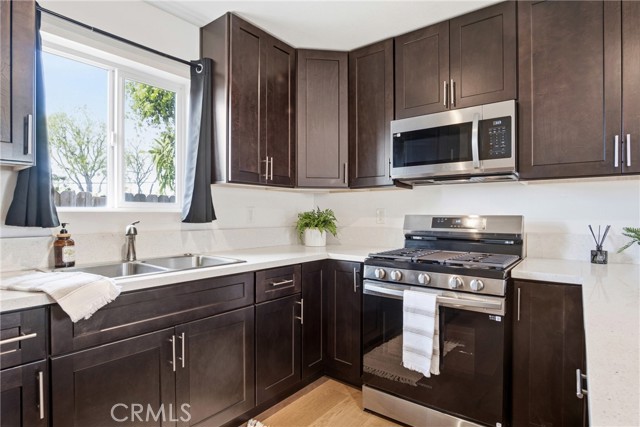 Detail Gallery Image 38 of 61 For 10281 Bouvais, Anaheim,  CA 92804 - 5 Beds | 2 Baths