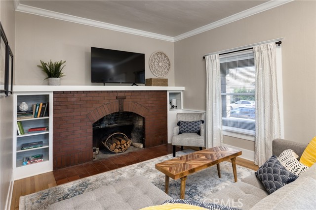 Detail Gallery Image 2 of 28 For 556 E 4th St, Chico,  CA 95928 - 3 Beds | 2 Baths