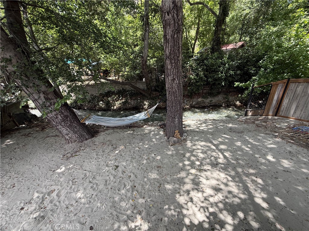 https://media.crmls.org/medias/82f65a1b-dc71-4fd3-95e0-81608966809e.jpg?preset=X-Large