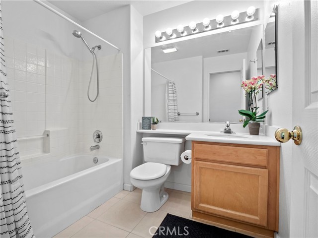 Detail Gallery Image 22 of 33 For 25403 Silver Crest Ct, Saugus,  CA 91350 - 3 Beds | 2/1 Baths