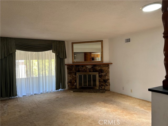Detail Gallery Image 5 of 13 For 7941 Wentworth Ave, Sunland,  CA 91040 - 3 Beds | 2 Baths