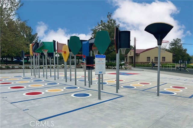 24229 La Montura Drive, Valencia CA: https://media.crmls.org/medias/82f6e0e7-6afe-4194-8e41-9b31bc518ff0.jpg