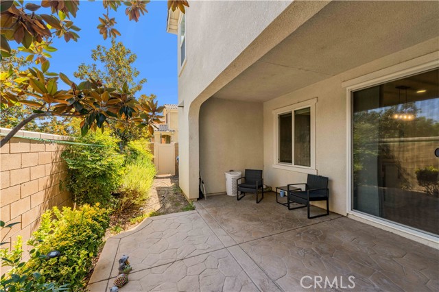 7169 Logsdon Drive, Eastvale CA: https://media.crmls.org/medias/82f88db1-6629-4dcf-bacb-027d896ca9cc.jpg