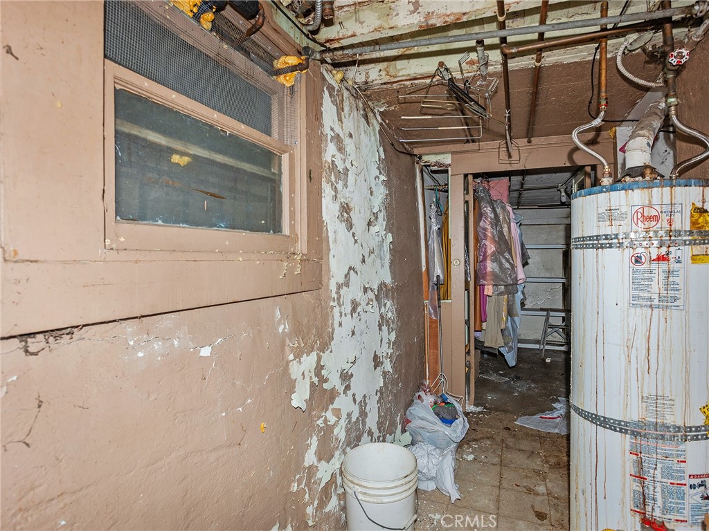 https://media.crmls.org/medias/82f8d8d7-e6b6-4eed-9589-51d11c8ad0be.jpg?preset=X-Large