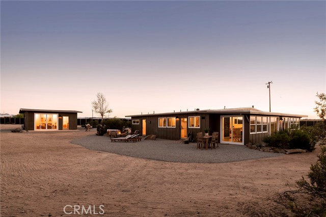 70315 Indian Trail, 29 Palms CA: https://media.crmls.org/medias/82f94d43-5b20-4366-abfa-451559fc031e.jpg
