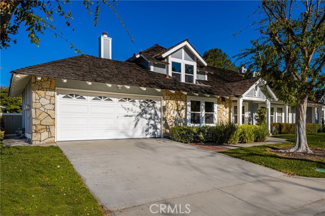 11 Thunder Trail, Irvine CA: https://media.crmls.org/medias/82f98b32-9051-48cd-8fb3-df244537be8b.jpg