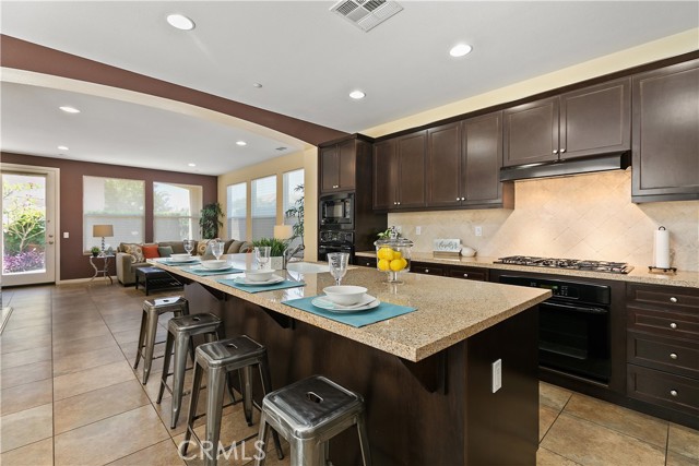 Detail Gallery Image 9 of 46 For 213 Polk St, Placentia,  CA 92870 - 5 Beds | 4 Baths