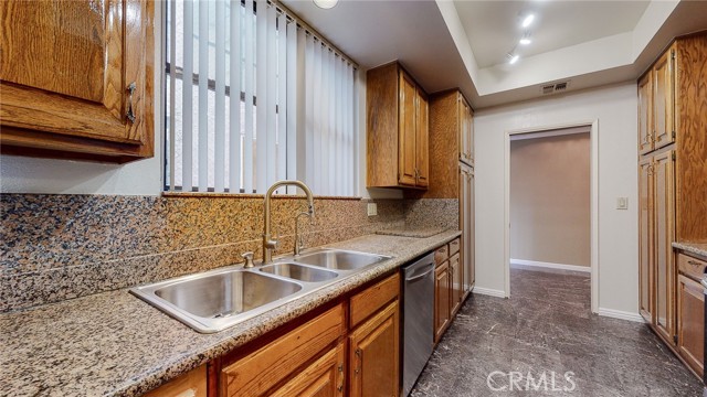 Detail Gallery Image 15 of 37 For 4641 Fulton Ave #103,  Sherman Oaks,  CA 91423 - 2 Beds | 2/1 Baths