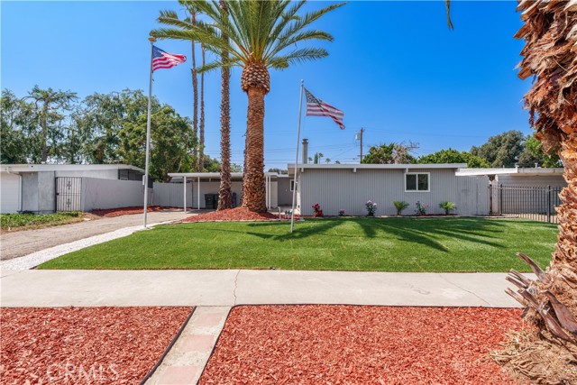 8235 Coleman Street, Riverside CA: https://media.crmls.org/medias/82fa49ab-7dd7-44f4-86aa-9b7462d155da.jpg