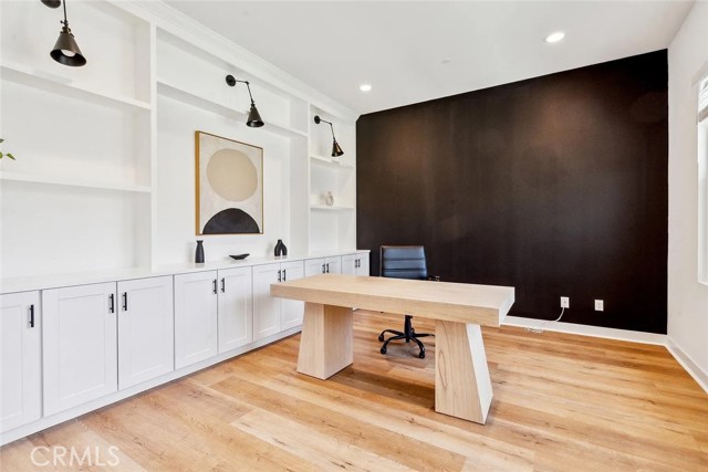 Detail Gallery Image 3 of 14 For 17715 Hillside, Saugus,  CA 91350 - 4 Beds | 4 Baths